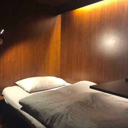 Onkel Inn Airport Sleepbox لاباز المظهر الخارجي الصورة