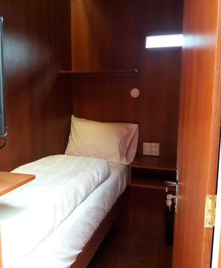 Onkel Inn Airport Sleepbox لاباز المظهر الخارجي الصورة