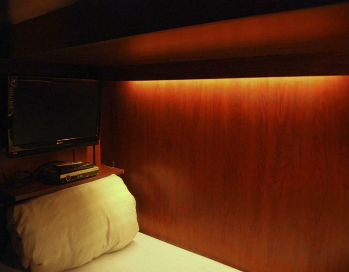 Onkel Inn Airport Sleepbox لاباز المظهر الخارجي الصورة
