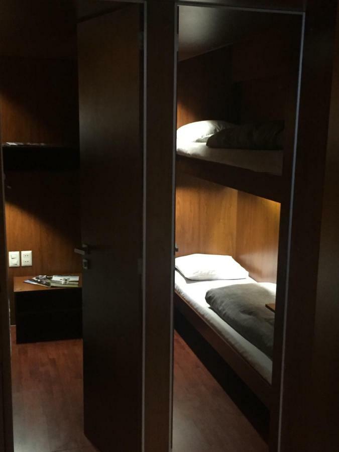 Onkel Inn Airport Sleepbox لاباز المظهر الخارجي الصورة
