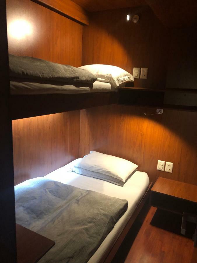 Onkel Inn Airport Sleepbox لاباز المظهر الخارجي الصورة