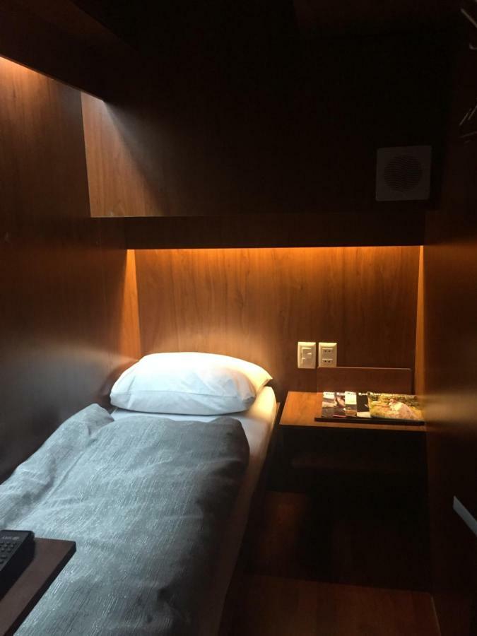 Onkel Inn Airport Sleepbox لاباز المظهر الخارجي الصورة
